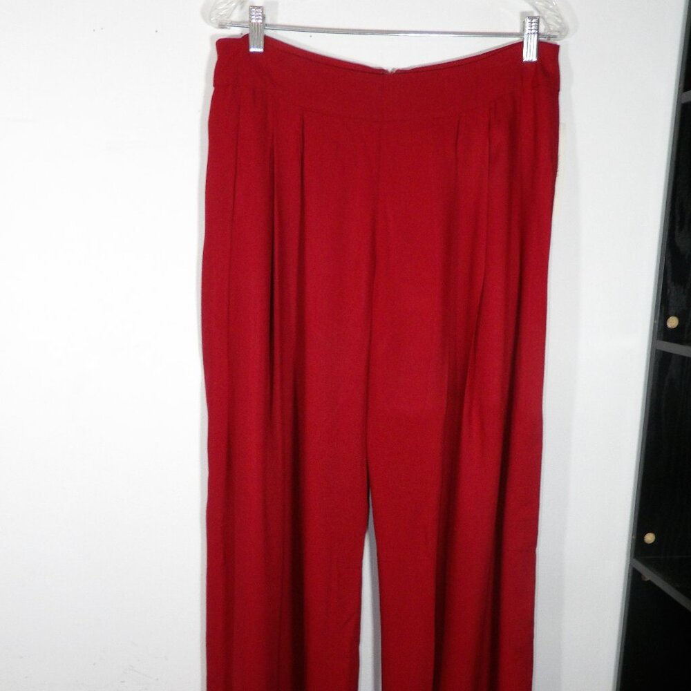 Ladies Red Wide Legged Pleated Pants Magnolia Hill Size 8 nwt